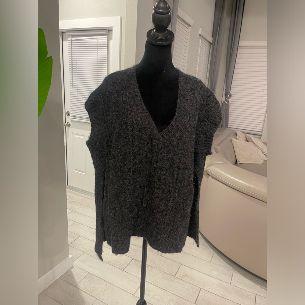 C.T. PLAGE Wool cashmere blend V-Neck Sweater Vest Split SUPER SOFT Sz L